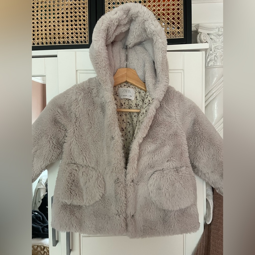 Zara fake fur coat - 3-4 years old